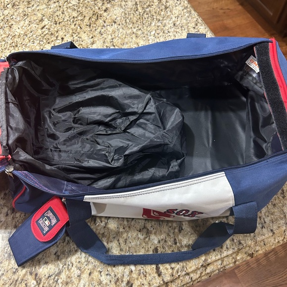 Copperstone Collection- Boston Red Sox Sports Bag - Picture 7 of 9